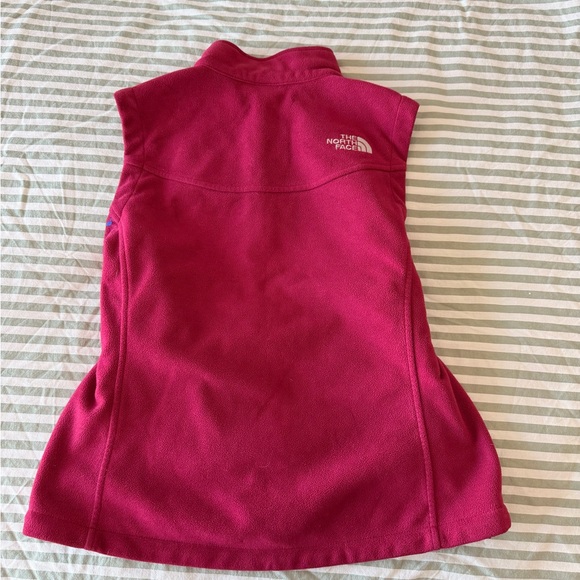 The North Face Magenta WindWall Vest - Picture 2 of 3